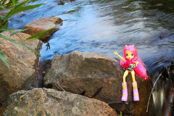 Fluttershy at river bank