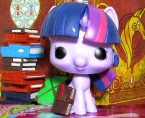 Twilight Sparkle with Books - color version