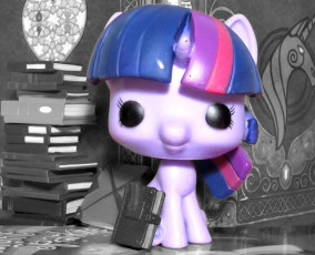 Twilight Sparkle with Books - Black and White