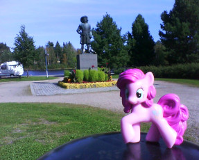 Pinkie Pie at the market place