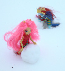 Fluttershy & Rainbow Dash Making a Snowman #1